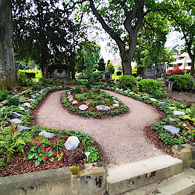 NaturRuh-Areal auf dem Buschey-Friedhof
